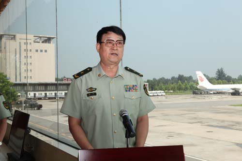 4、武警特警學院院長趙四在致辭中表示中國國際文化傳播中心和中國書畫藝術委員會對學院的關心和支持,是對特警官兵最大的鼓舞和