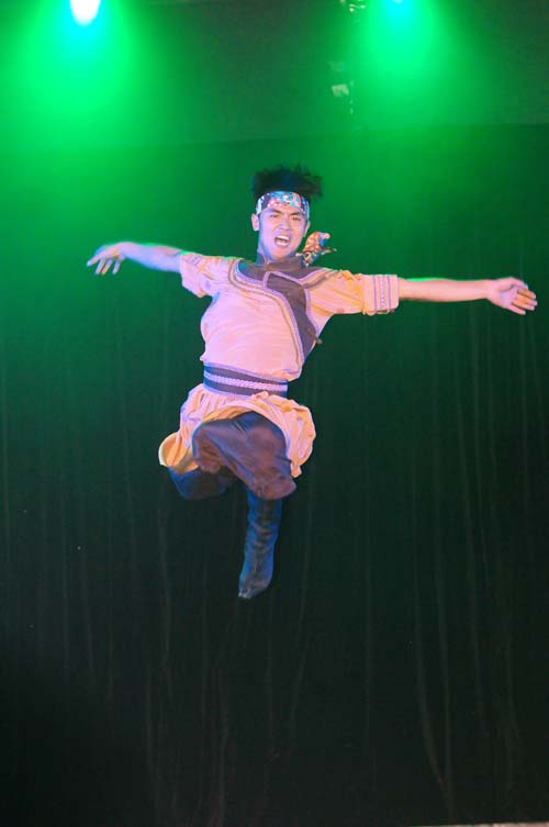 11、王俊久表演男子獨(dú)舞《天空》.jpg