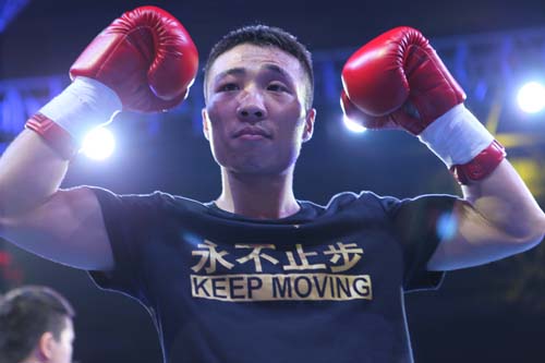 6、曾獲得WBO世界輕量級青年拳王向靜出賽時信心十足。.jpg