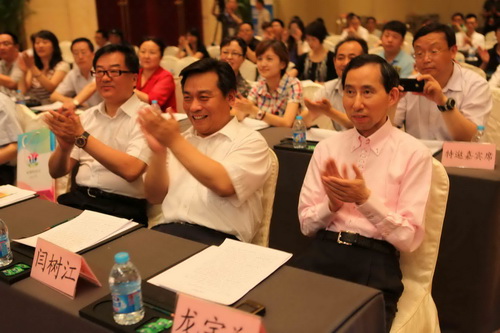 2、中國國際文化傳播中心黨組書記、執(zhí)行主席龍宇翔出席本次活動.jpg