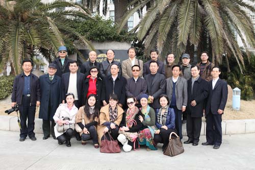 1、2011年2月26日至28日,由中國國際文化傳播中心組織的“中國藝術(shù)家走進(jìn)上海新農(nóng)村”采風(fēng)活動在上海奉賢區(qū)南橋鎮(zhèn)舉行