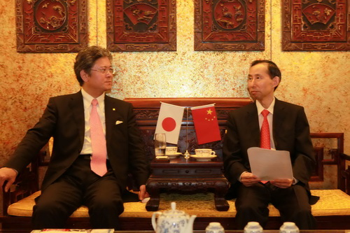 2012年7月16日,日本FORVAL株式會社會長大久保秀夫一行前來中國國際文化傳播中心進行友好訪問。.jpg